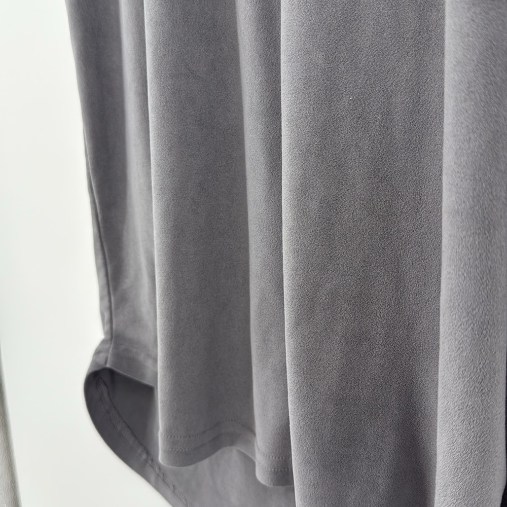 Vanquish Fitness Logo layering T-Shirt Small Gray Suede Texture Workout Top - Picture 4 of 8